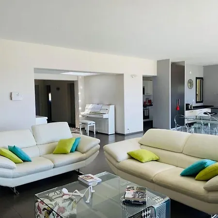 & Comfortable Villa *